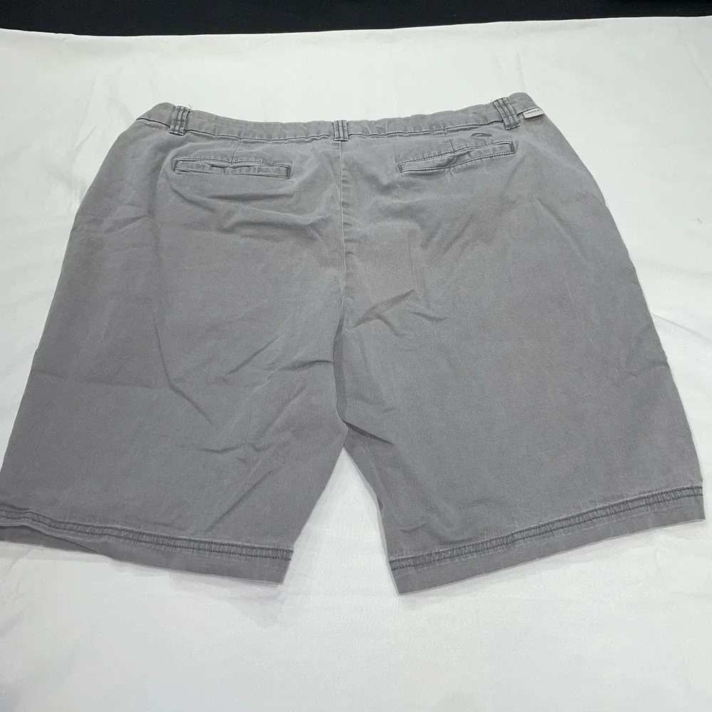 Magellan Outdoors Mens Gray Stretch Cotton Casual Hiking Walking Shorts Size 18